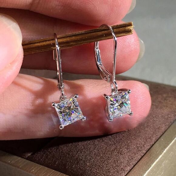 💎A051💎 *NEW PRINCESS CUT DIAMOND SILVER DROP EARRINGS - Picture 3 of 7
